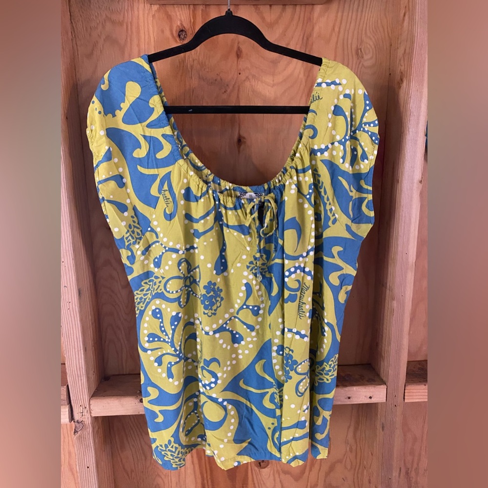 Manuhealii blouse
